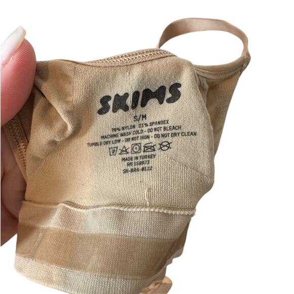 Skims Seamless Sculpt Bralette Beige Tan Nude Small / Medium - Picture 5 of 6